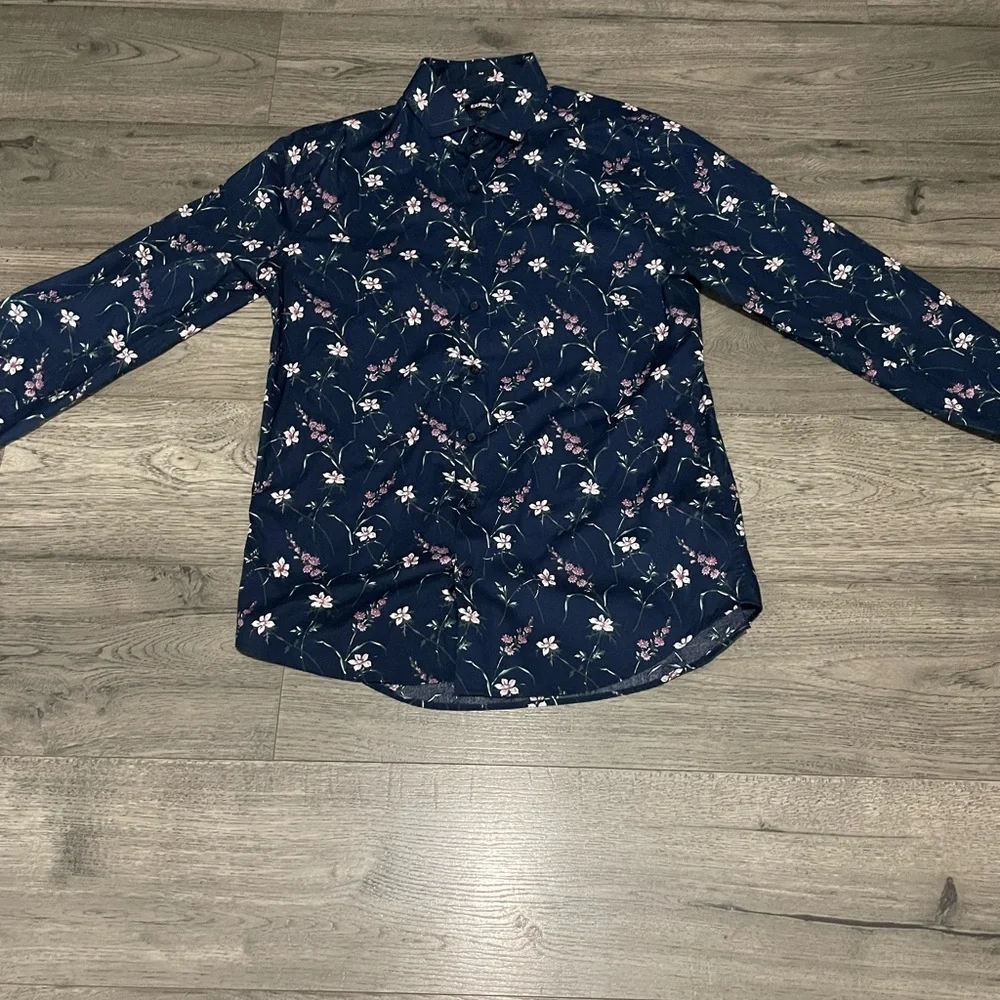 Express Collared Shirt - Picture 2 of 3